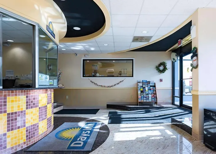 Days Inn By Wyndham Hartford/Closest Downtown