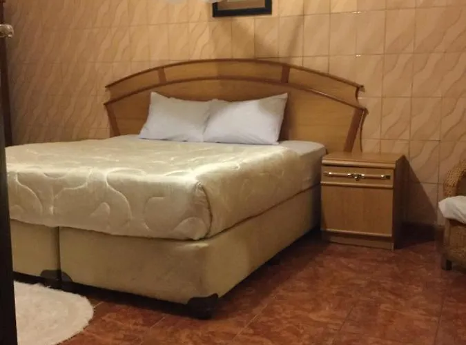 Maldec Executive Lodge