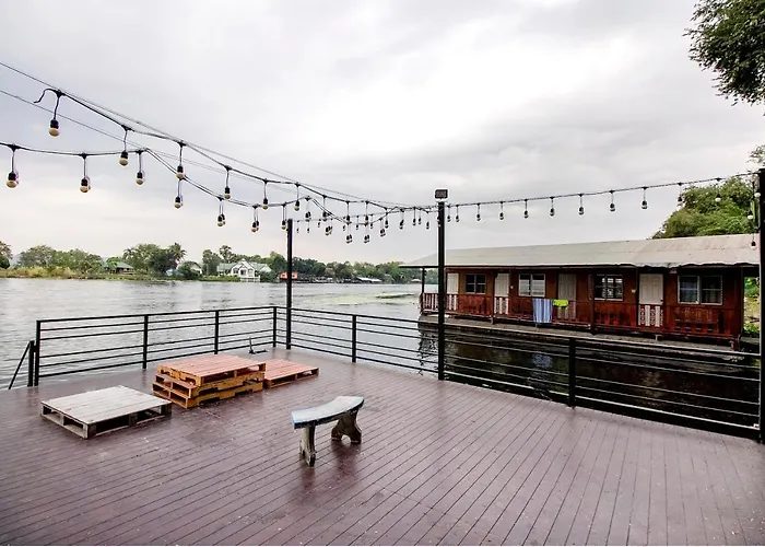 T & T Hostel Kanchanaburi