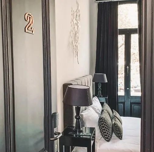 B in Antwerp Bed and Breakfast