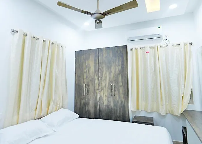 R Square Guest Inn