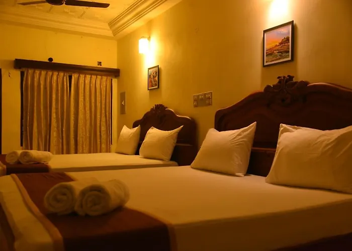 Hotel Raja Palace