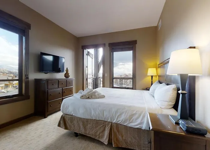 Trailhead Lodge 4100