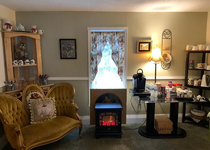Emerald Necklace Inn Bed And Breakfast Lakewood
