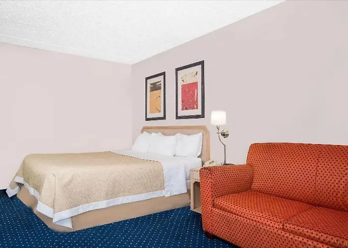Days Inn Hotel & Conference Center