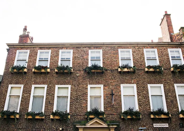 Houndgate Townhouse