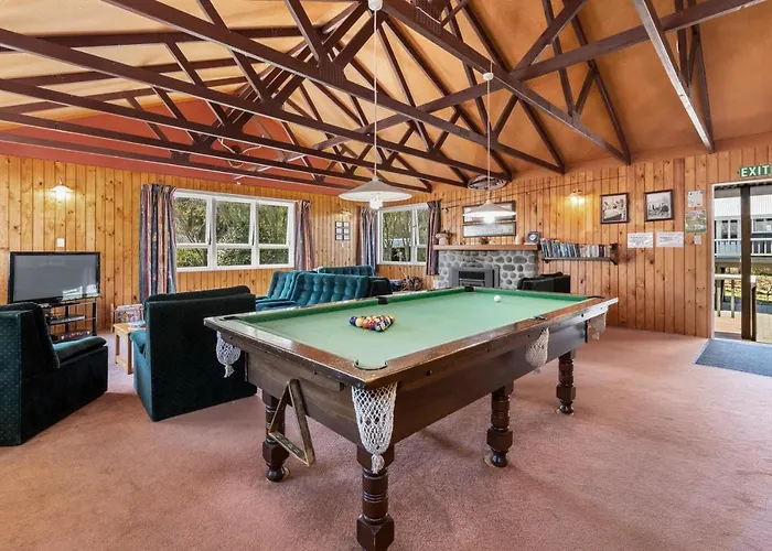 Sportsmans Lodge