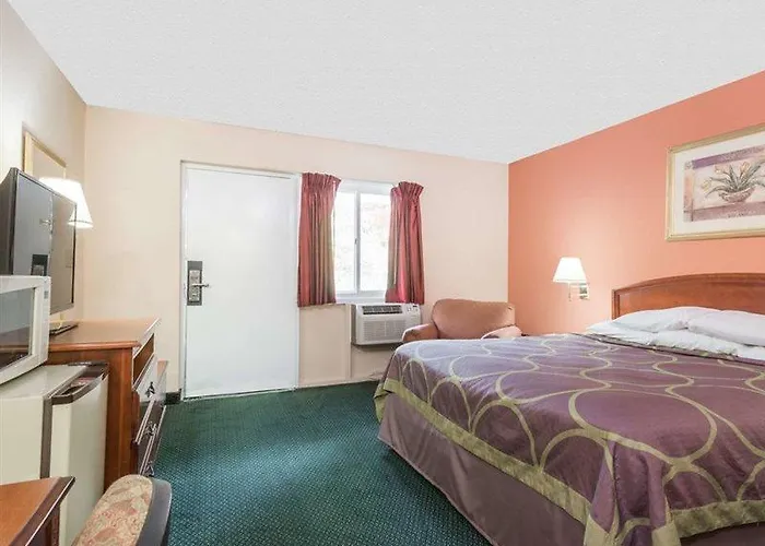 Days Inn By Wyndham Lenox Ma