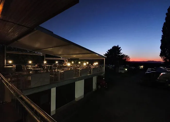Lug Ins Land Restaurant & Ferienwohnungen
