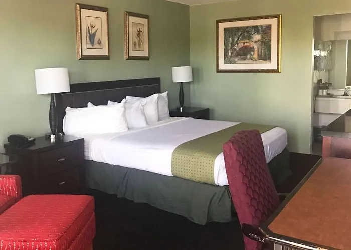 Magnuson Hotel & Marina New Port Richey