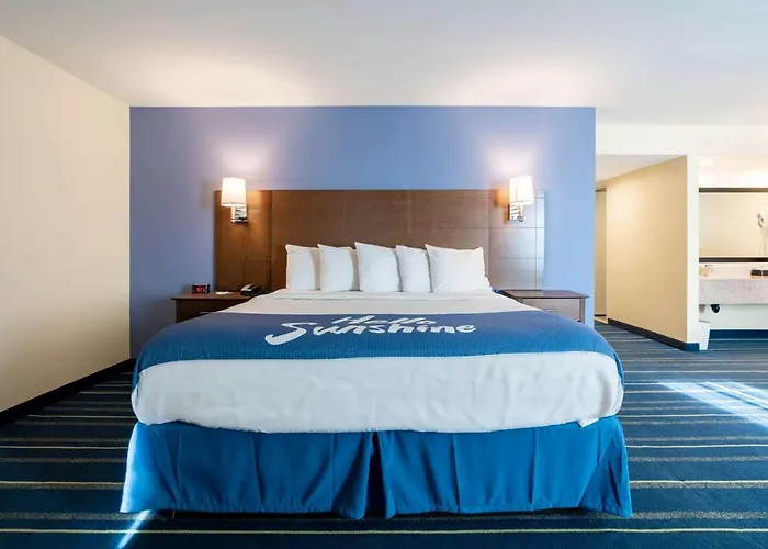 Days Inn By Wyndham Hartford/Closest Downtown