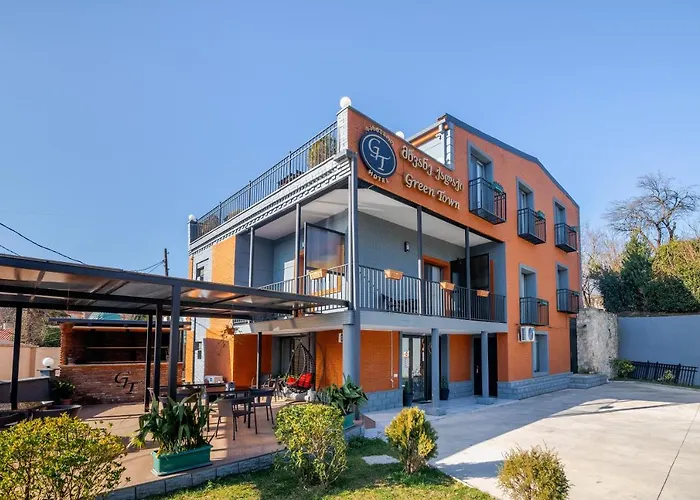 Hotel Green Town