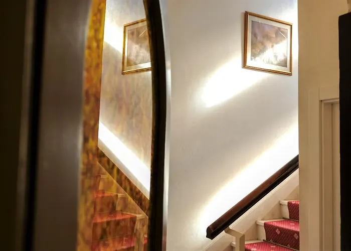 Hotel Consul
