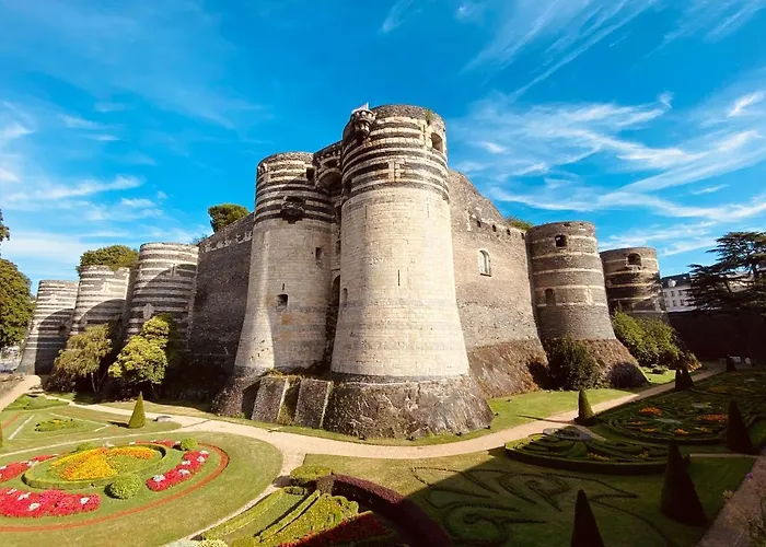 Logis Hotels- Hotel Marguerite D'Anjou Angers Chateau
