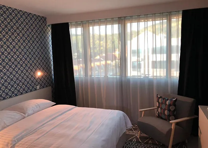 Hotel Cubis