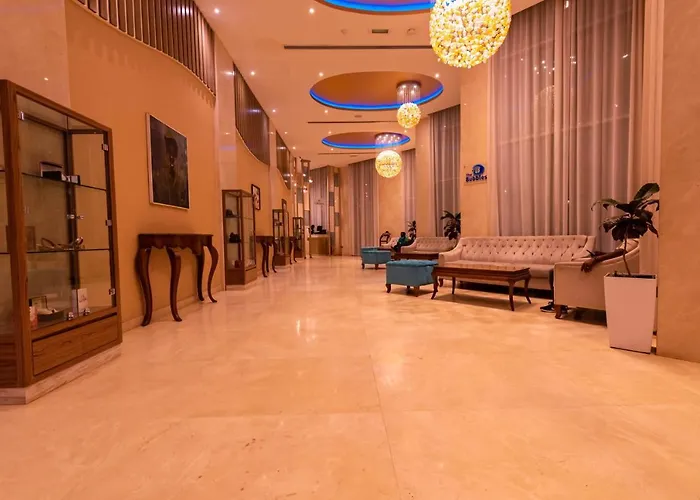 Pyramid Continental Hotel