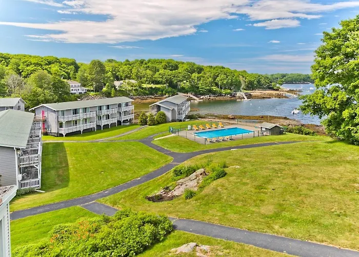 Smuggler'S Cove Inn