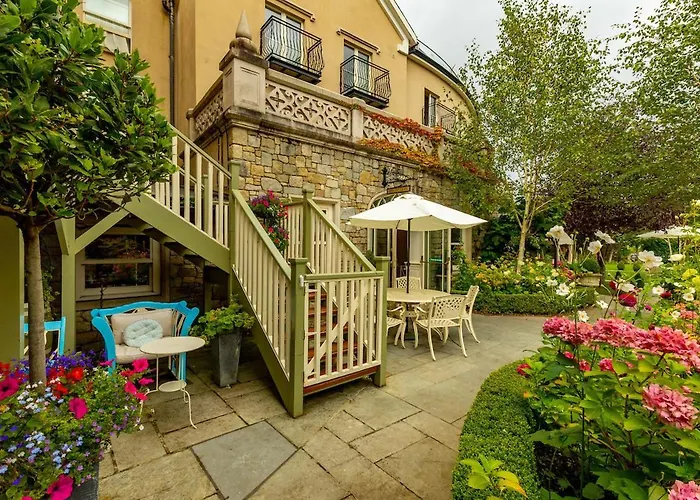 Step House Hotel