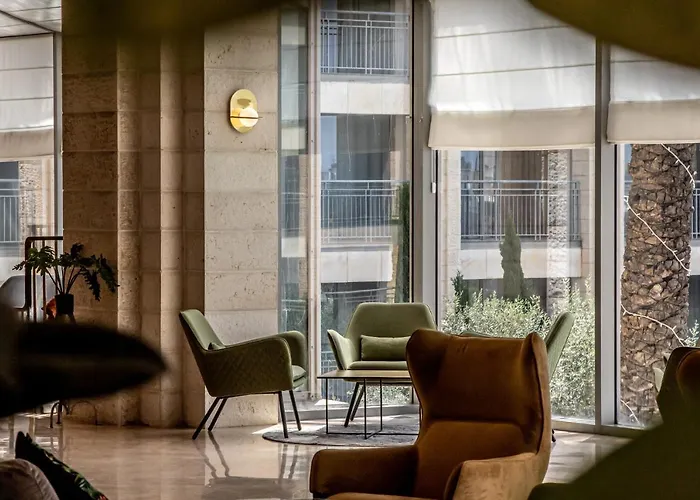 Golden Crown Hotel