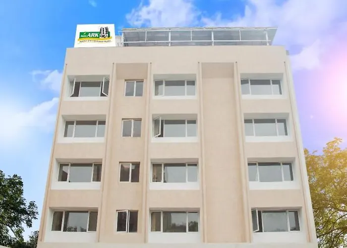 Lee-Benz Ark Hotel