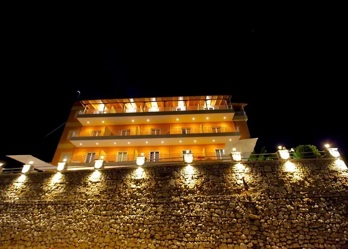 Karos Hotel Llaman