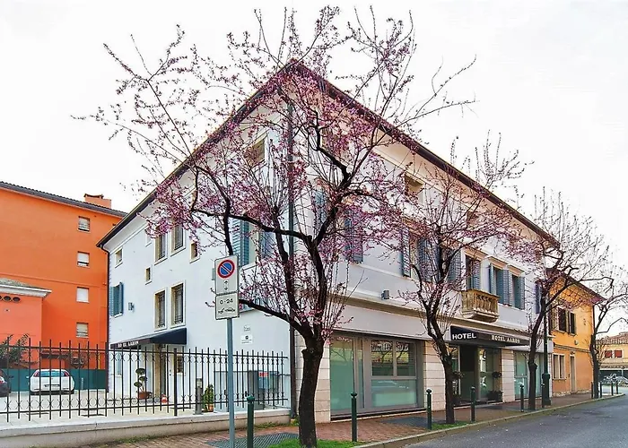 Hotel Aaron
