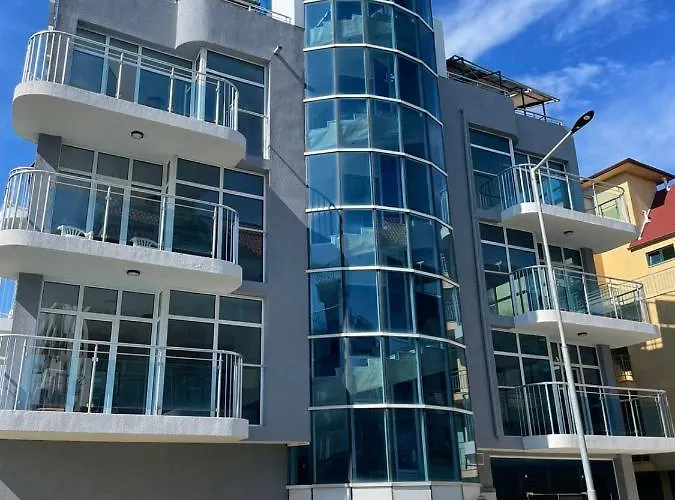 Hotel Eco Palace