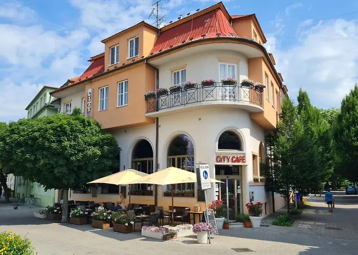 City Hotel