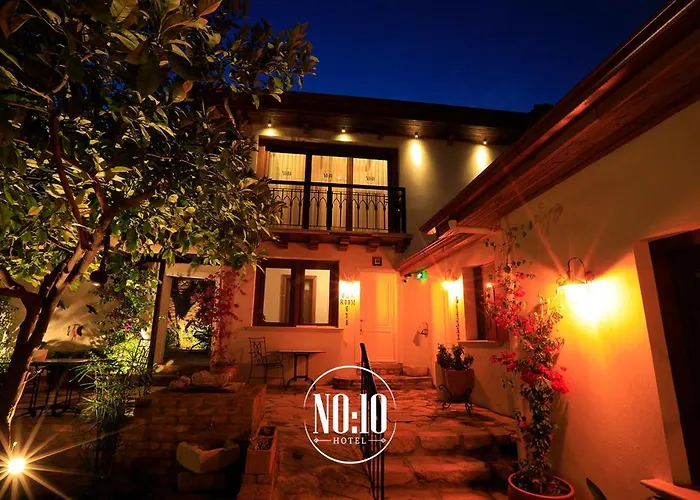 No 10 Hotel