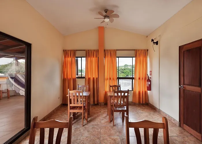 Hostel Tropical And Coworking