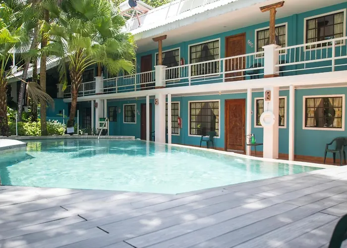 Hotel Verde Mar Direct Beach Access