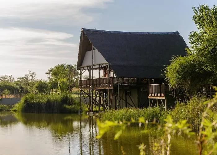 Mongena Private Game Lodge