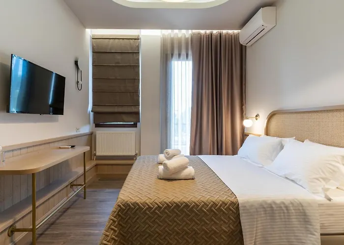 Lydia Suites And Rooms