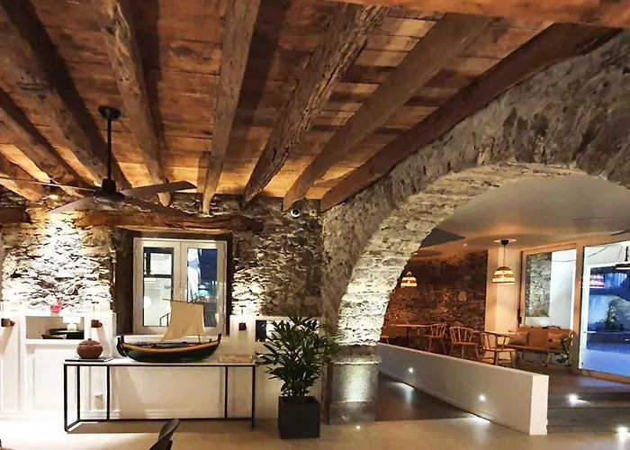 Pestana Fisherman Village