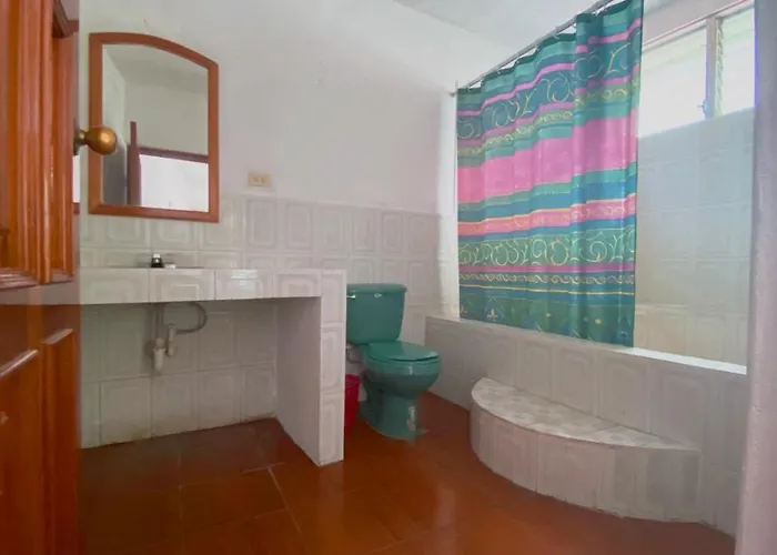 Casa De Los Enredos