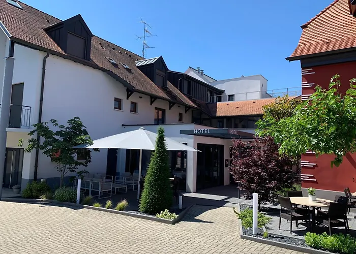 Logis Hôtel Restaurant Au Lion Rouge