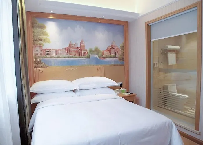 Vienna Hotel Qingyuan Yingde Guangming Road