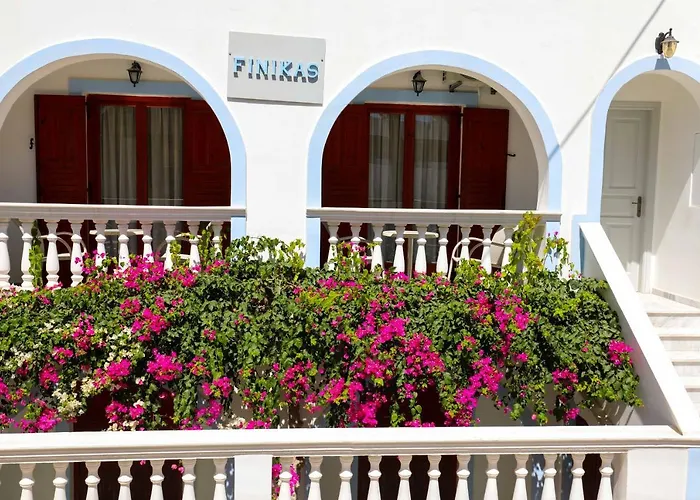 Finikas Santorini