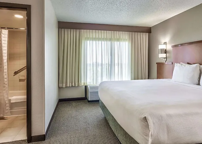 Wyndham Garden Kansas City Airport