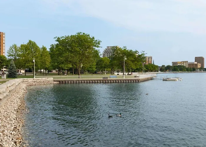 Days Inn By Wyndham Sarnia Harbourfront