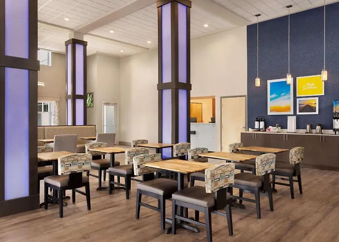 Days Inn & Suites By Wyndham Bowling Green