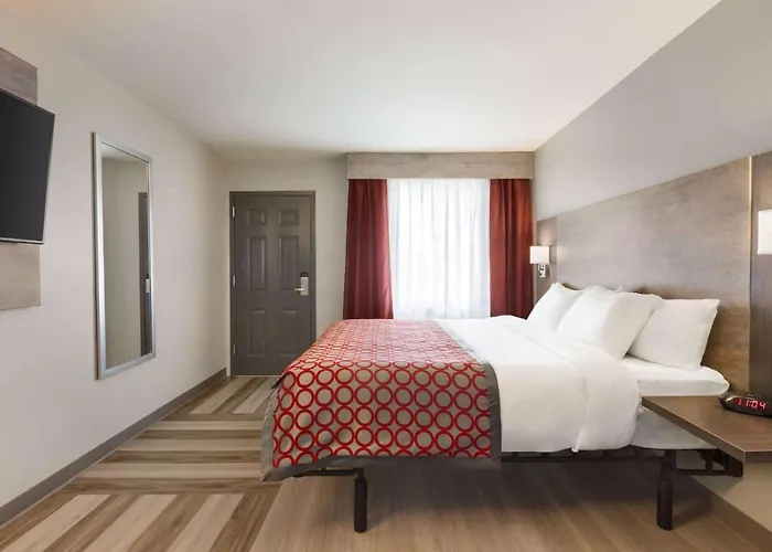 Days Inn & Suites By Wyndham Bowling Green
