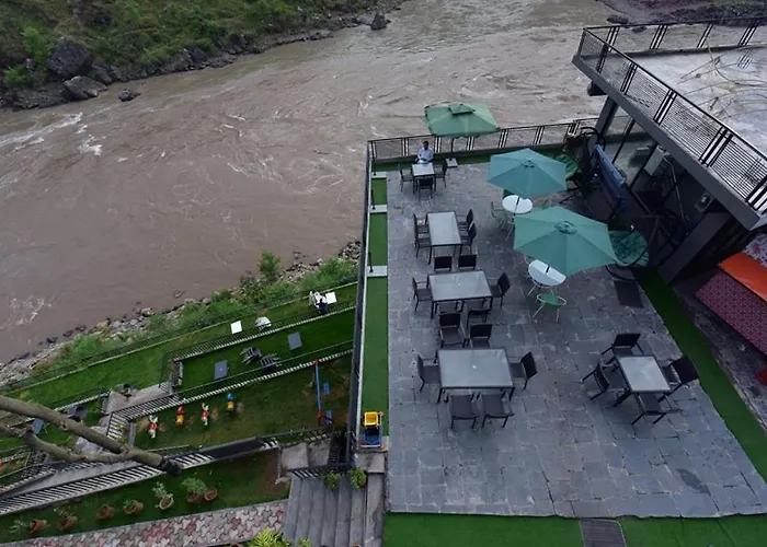 Hotel La Orilla Muzaffarabad