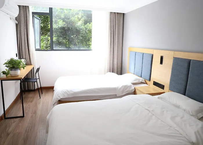 Guilin Travel Light Hostel