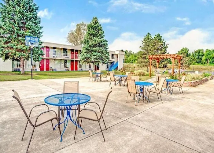 Adrian Inn
