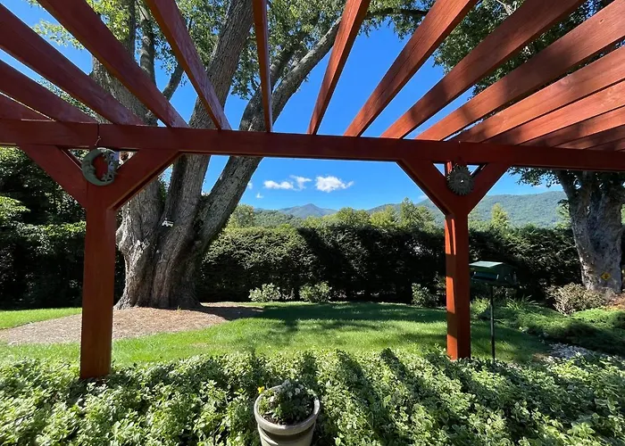 Brookside Mountain Mist Inn Waynesville
