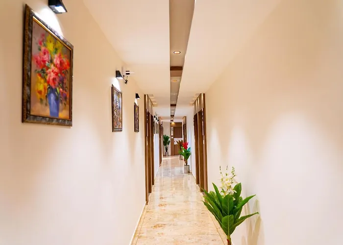 Hotel Lee Grand