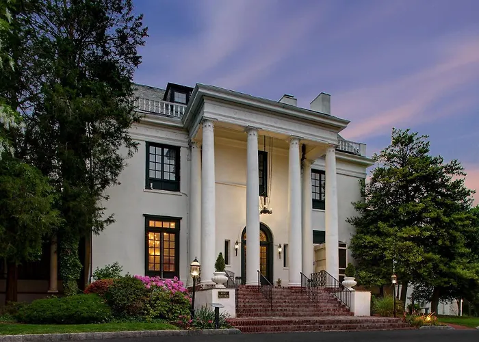 Tarrytown House Estate Hotel