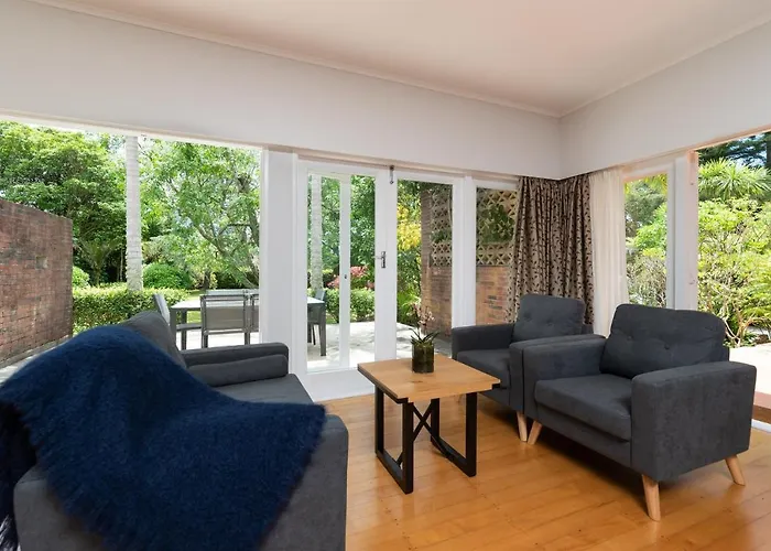 Pateke Lodge