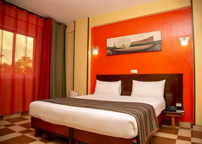 Yaahot Hotel